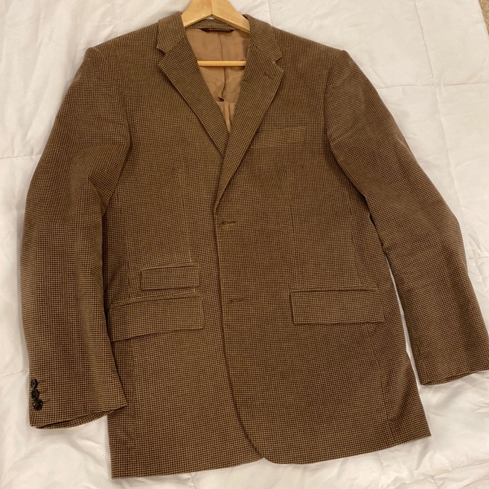 Men’s Perry Ellis Sportcoat. Size 42 reg